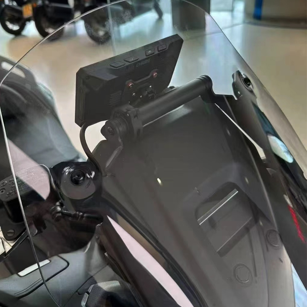 TMAX T-max 560 TECH MAX 2025 a - Tech Accessories incelemesi ve fiyatı